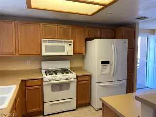 Photo #2: 2101371 Listing