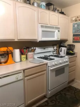 Photo #6: 2101381 Listing