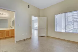 Photo #6: 2101404 Listing