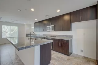 Photo #1: 2101570 Listing