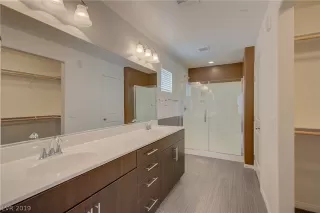 Photo #2: 2101570 Listing