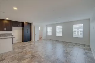 Photo #5: 2101570 Listing