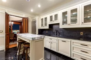 Photo #6: 2101604 Listing 