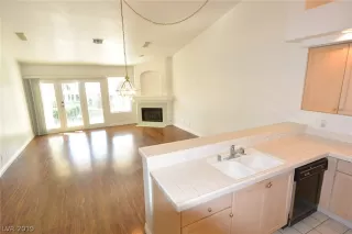 Photo #3: 2101609 Listing