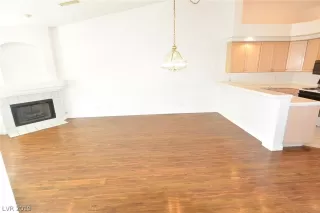 Photo #5: 2101609 Listing