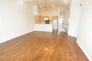 Photo #6: 2101609 Listing