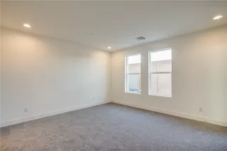 Photo #4: 2101615 Listing