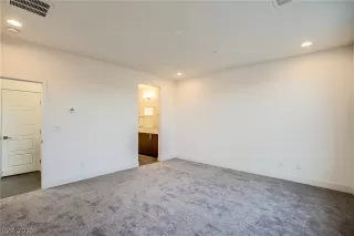 Photo #5: 2101615 Listing