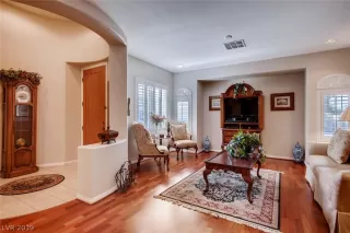 Photo #3: 2101657 Listing