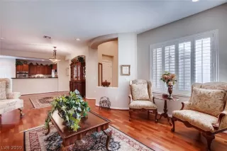 Photo #4: 2101657 Listing