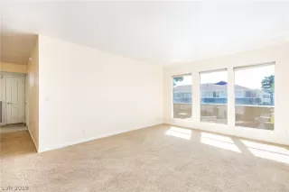 Photo #3: 2101658 Listing