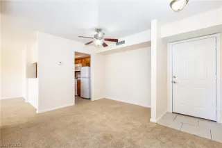 Photo #4: 2101658 Listing