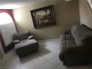 Photo #5: 2101659 Listing