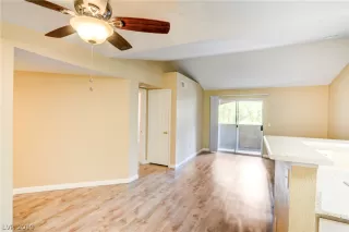 Photo #5: 2101693 Listing