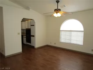 Photo #5: 2101731 Listing