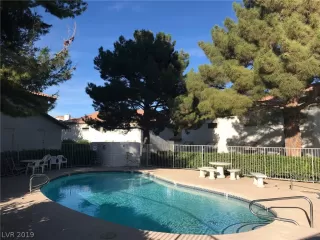 Photo #3: 2101733 Listing 