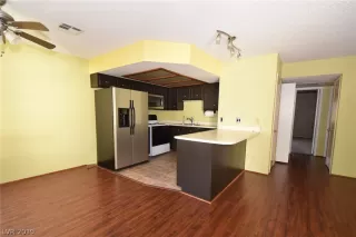 Photo #4: 2101733 Listing 