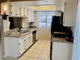 Photo #3: 2101759 Listing