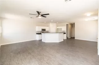 Photo #4: 2101838 Listing