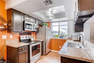 Photo #4: 2101846 Listing