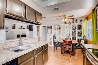 Photo #5: 2101846 Listing