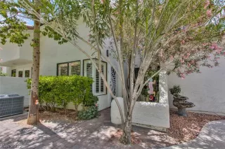 Photo #3: 2101862 Listing