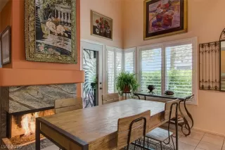 Photo #5: 2101862 Listing