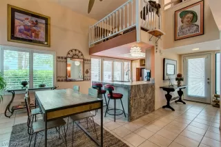 Photo #6: 2101862 Listing