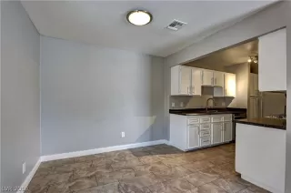 Photo #4: 2101882 Listing 