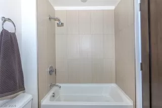 Photo #3: 2101914 Listing