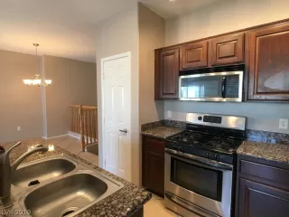 Photo #1: 2101949 Listing