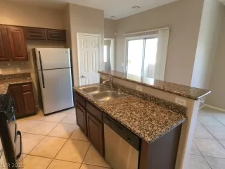 Photo #3: 2101949 Listing