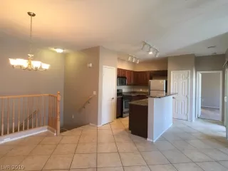 Photo #6: 2101949 Listing