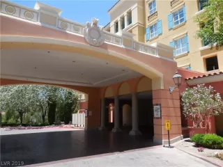 Photo #4: 2101965 Listing