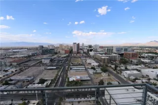 Photo #4: 2101979 Listing