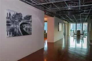 Photo #1: 2102029 Listing