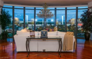 Photo #2: 2102029 Listing