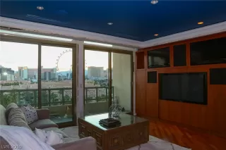 Photo #3: 2102029 Listing