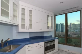 Photo #5: 2102029 Listing