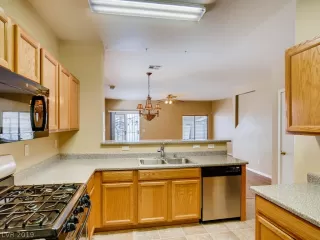 Photo #4: 2102043 Listing 