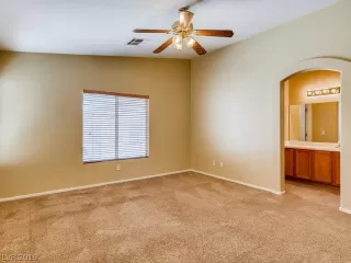 Photo #6: 2102043 Listing 