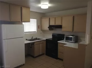 Photo #2: 2102051 Listing