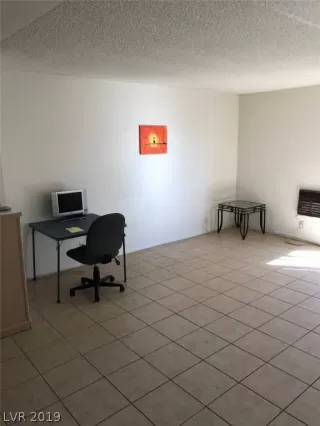 Photo #4: 2102051 Listing