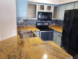 Photo #1: 2102093 Listing