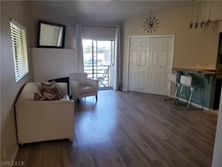 Photo #2: 2102093 Listing