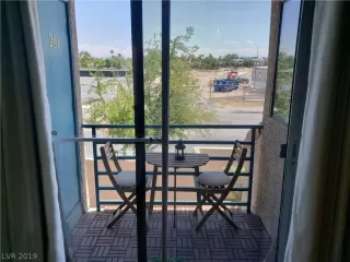 Photo #3: 2102093 Listing