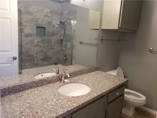 Photo #4: 2102093 Listing