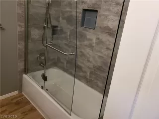 Photo #5: 2102093 Listing