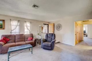 Photo #3: 2102098 Listing