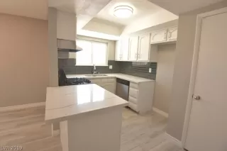 Photo #5: 2102104 Listing